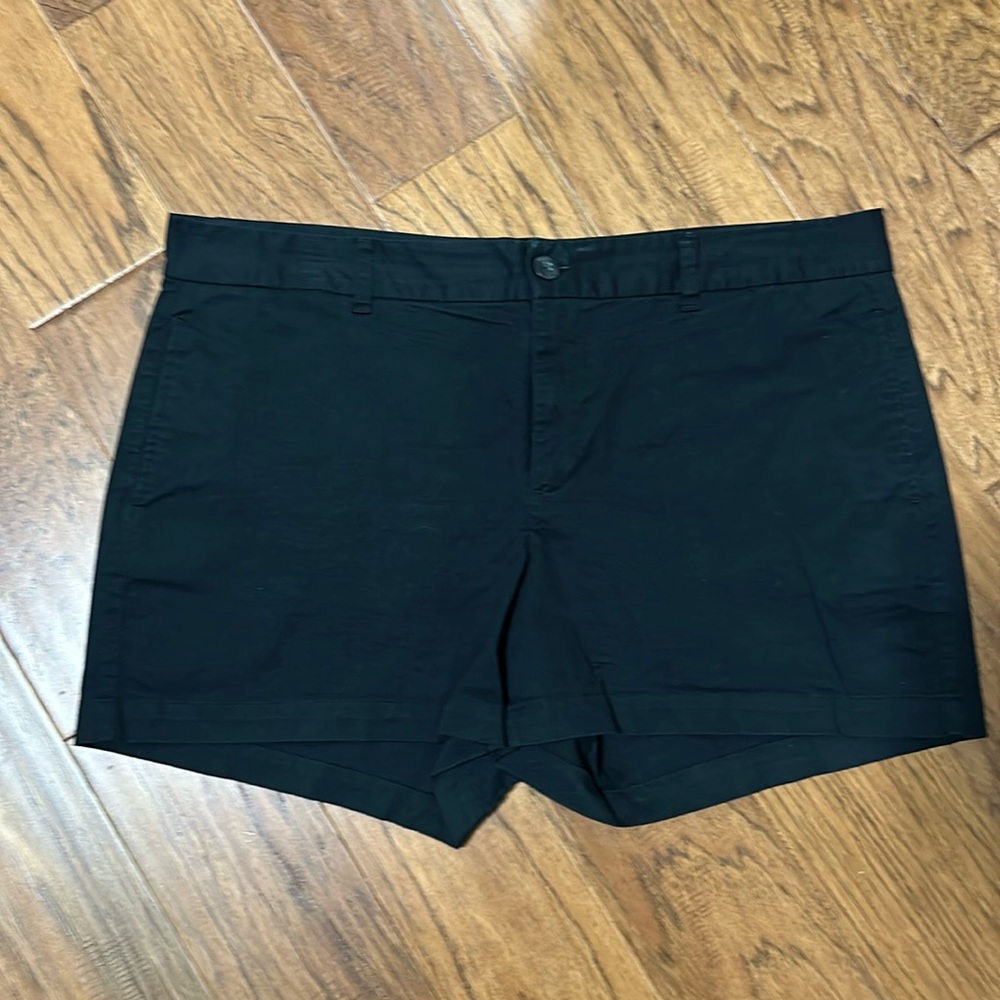 VGUC Gap Shorts Size 16